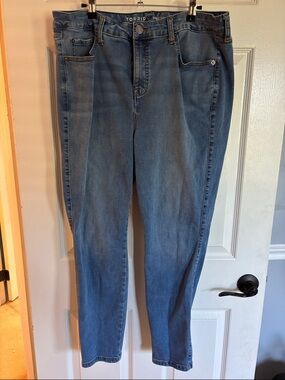 torrid Stretch Skinny Jeans in Medium Blue Wash